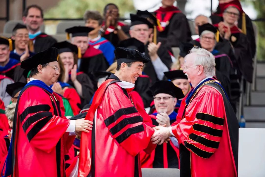 祝贺张艺谋获颁波士顿大学荣誉博士学位